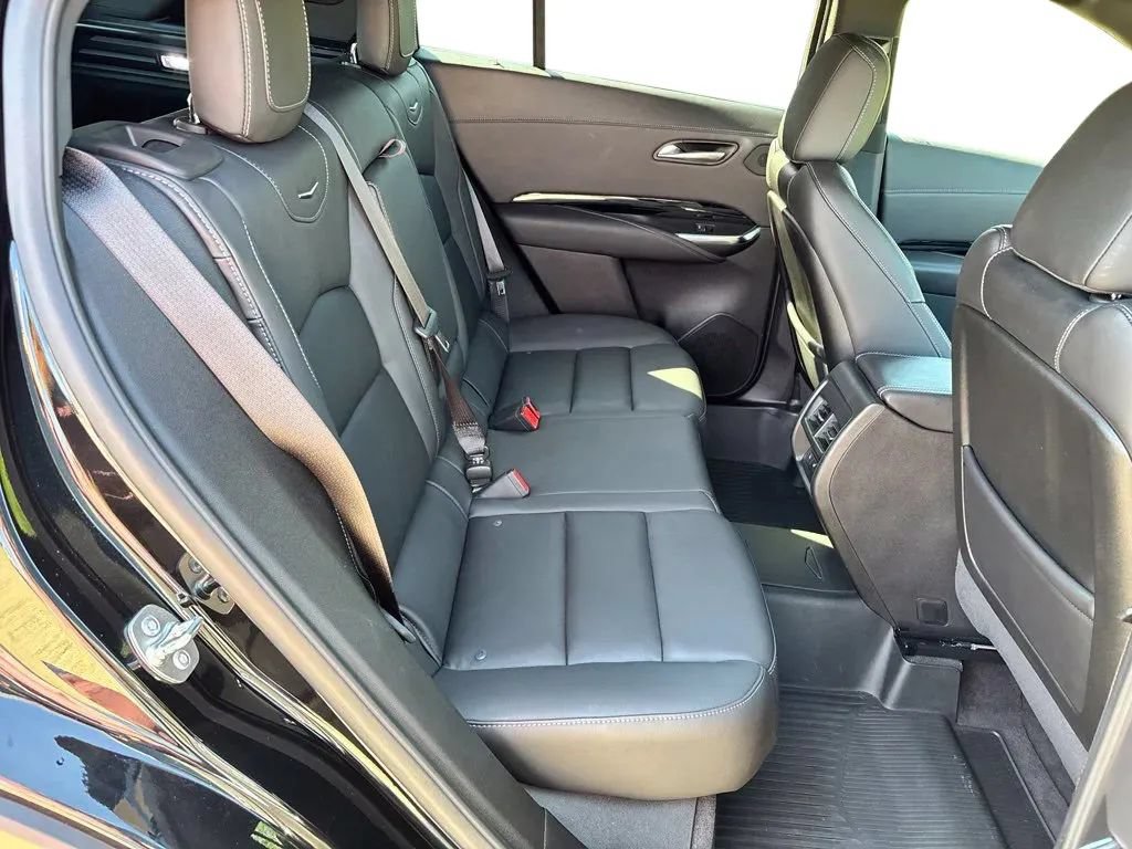 Used 2024 Cadillac XT4 Luxury w/ Cold Weather Package AWD/4WD image 29