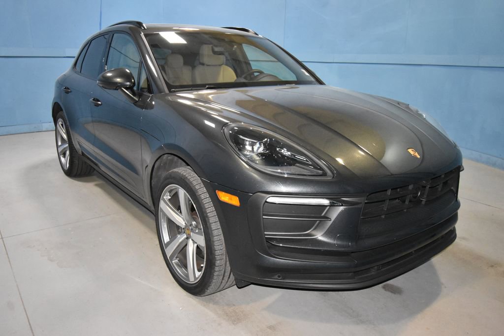 Certified 2025 Porsche Macan image 24