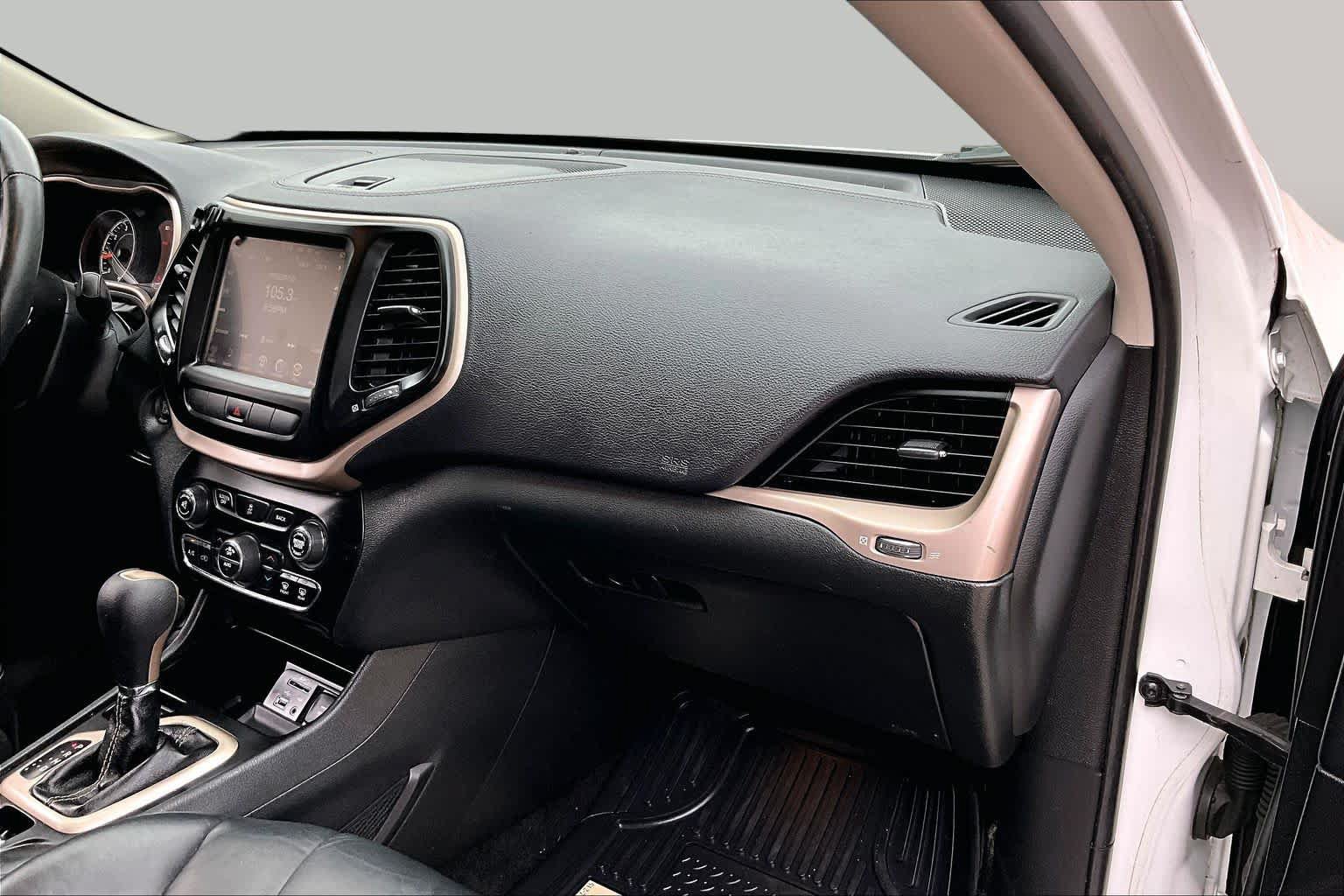 Used 2015 Jeep Cherokee Limited FWD image 18