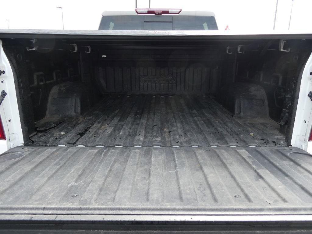 Used 2023 Chevrolet Silverado 1500 High Country w/ Technology Package AWD/4WD image 15