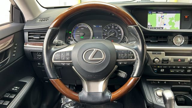 Used 2016 Lexus ES 300h image 12
