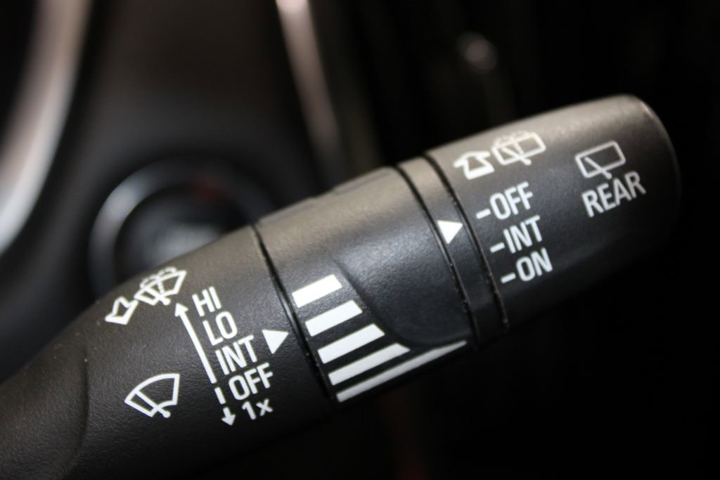 Used 2021 Chevrolet Traverse LS FWD image 41