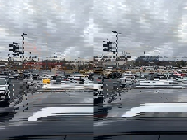 Used 2021 GMC Yukon Denali w/ Denali Premium Package image 4