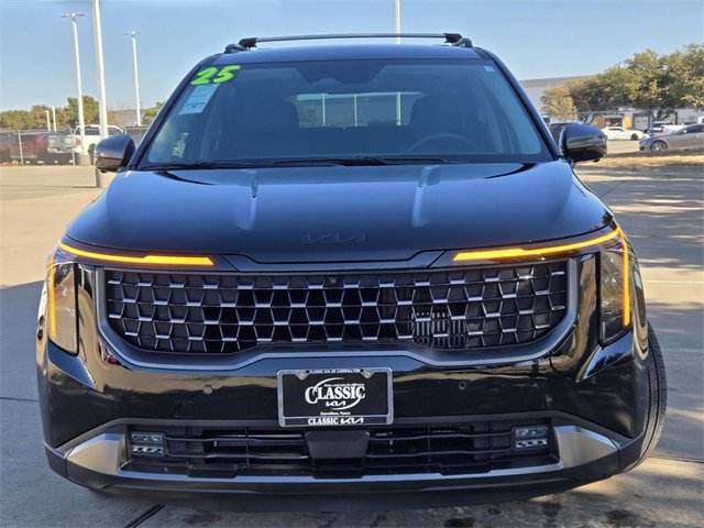 Certified 2025 Kia Carnival SX w/ SX Dark Edition Package image 2