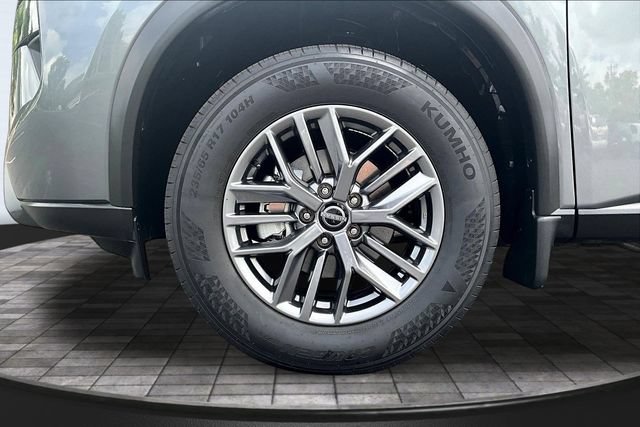 Used 2025 Nissan Rogue S FWD image 32
