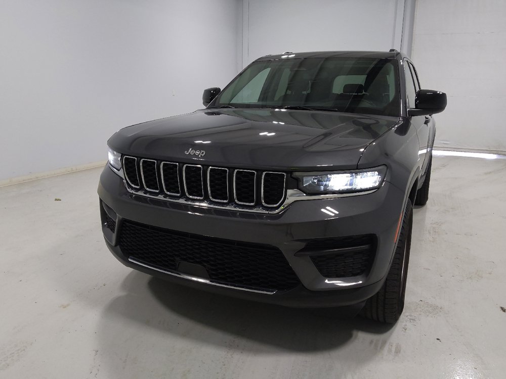 Used 2022 Jeep Grand Cherokee Laredo w/ Luxury Tech Group I AWD/4WD image 15