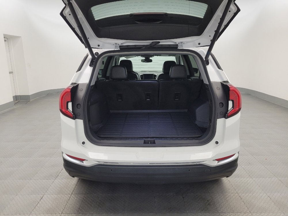 Used 2023 GMC Terrain SLT image 29