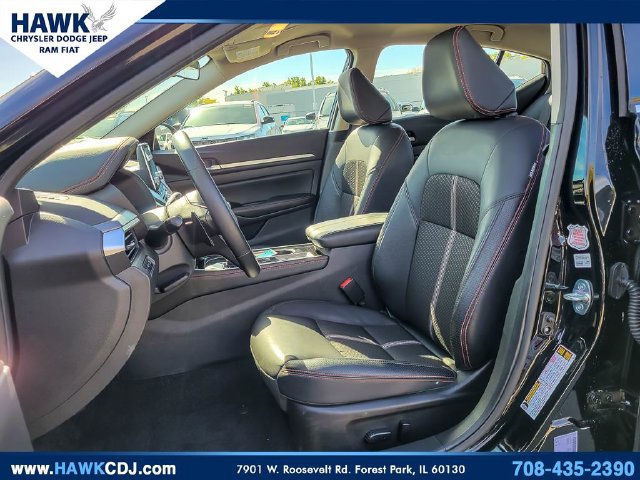 Used 2025 Nissan Altima 2.5 SR AWD/4WD image 8