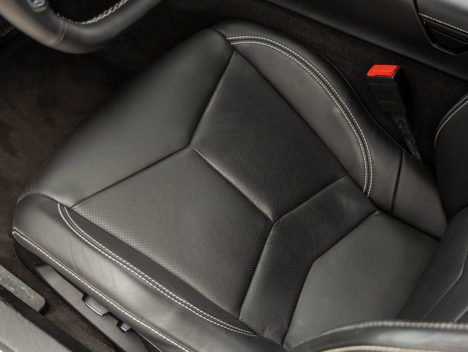 Used 2025 Chevrolet Corvette Stingray Coupe w/ Z51 Performance Package image 21