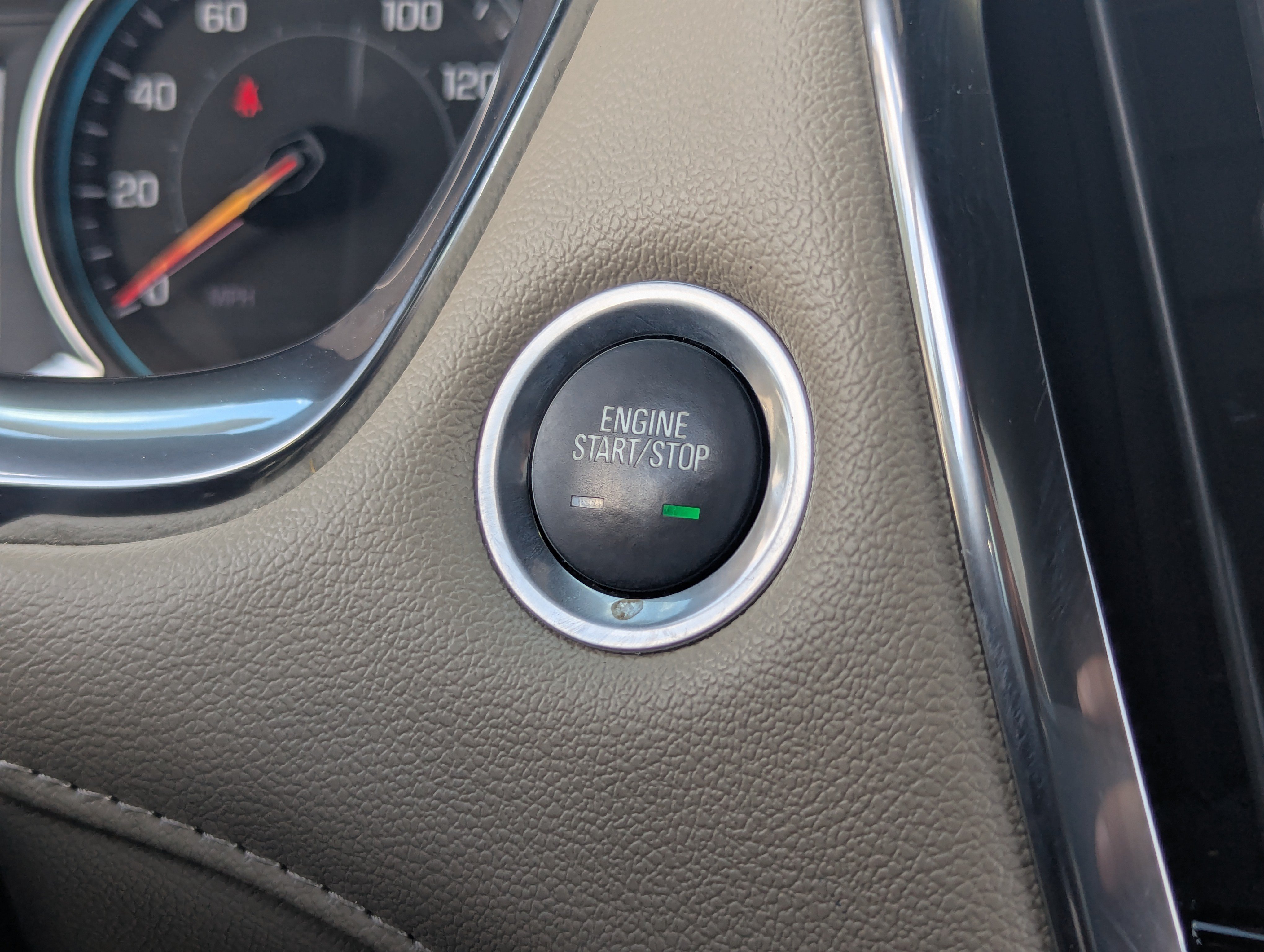 Used 2023 Chevrolet Traverse LT AWD/4WD image 32