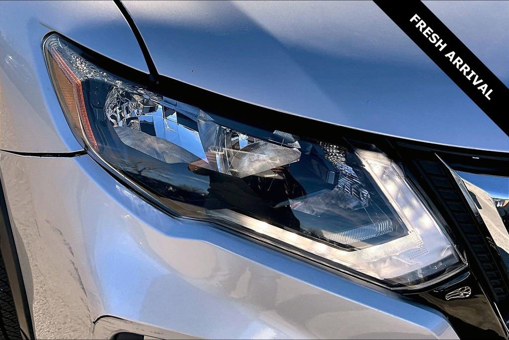 Used 2018 Nissan Rogue SL image 28