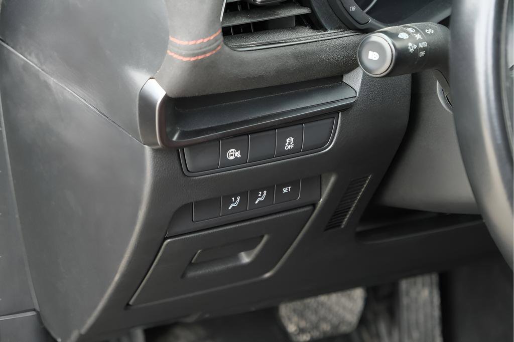 Used 2024 MAZDA MAZDA3 s image 8
