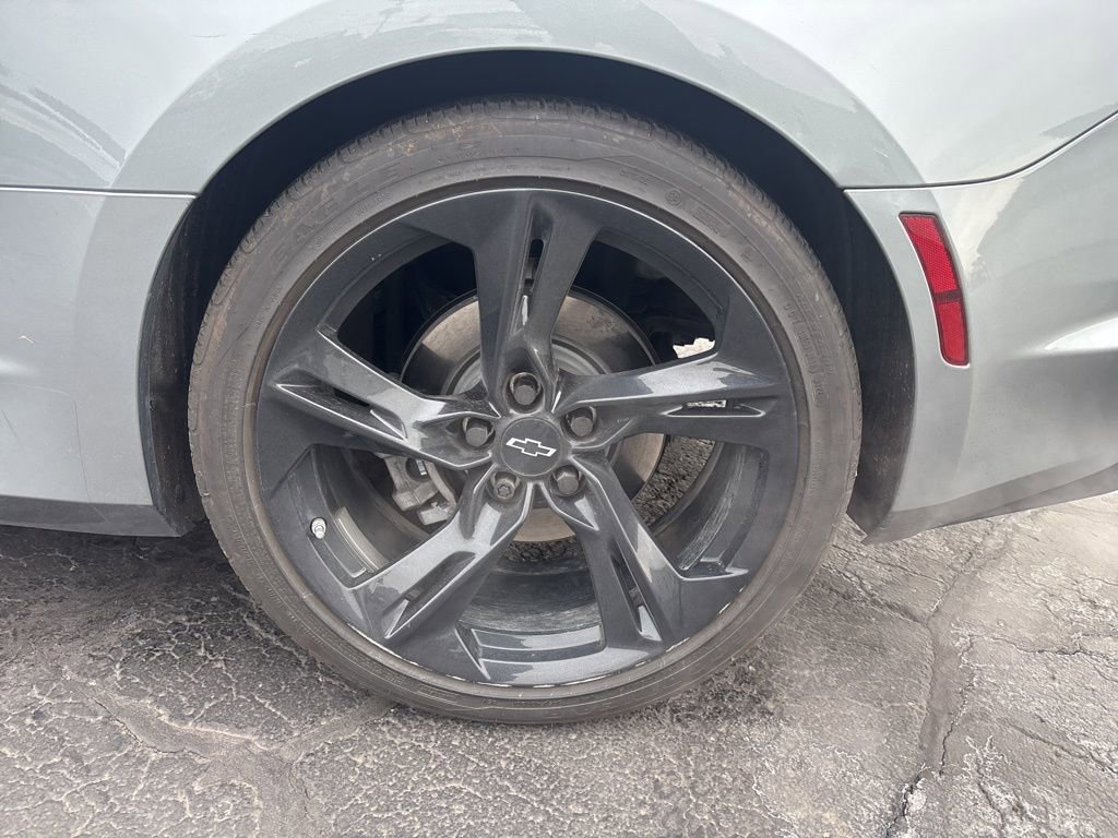 Used 2023 Chevrolet Camaro LT image 9