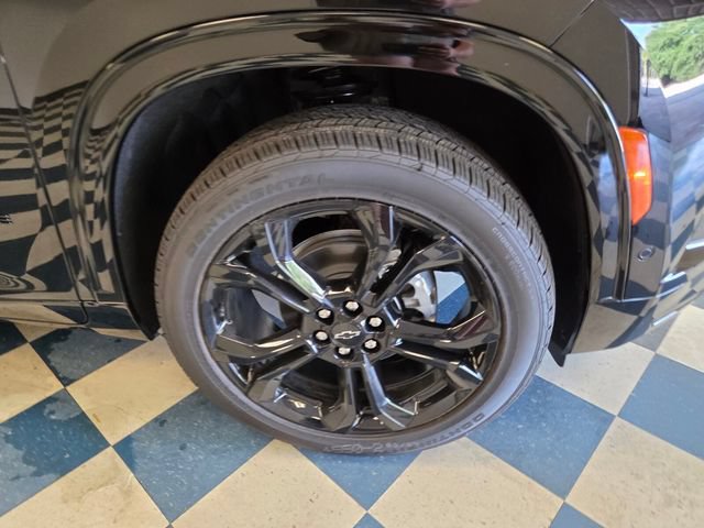 New 2027 Chevrolet Traverse RS w/ LPO, Floor Liner Package FWD image 11