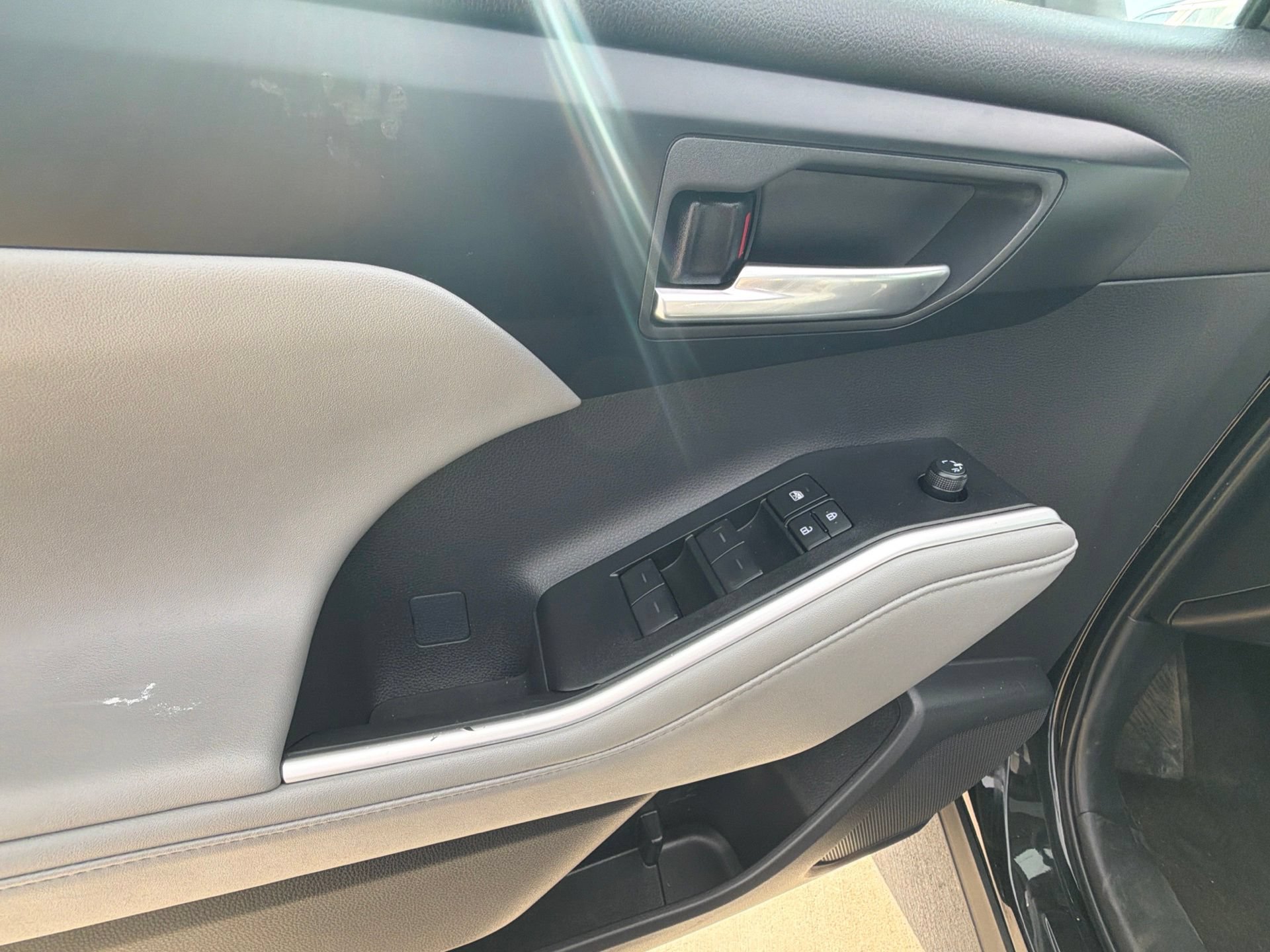 Used 2026 Toyota Highlander XLE AWD/4WD image 13