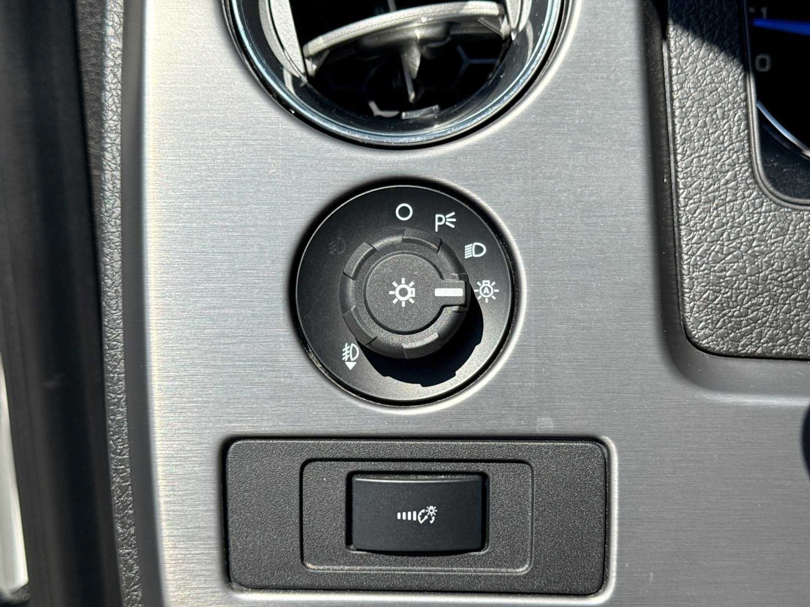 Used 2014 Ford F150 Limited AWD/4WD image 26