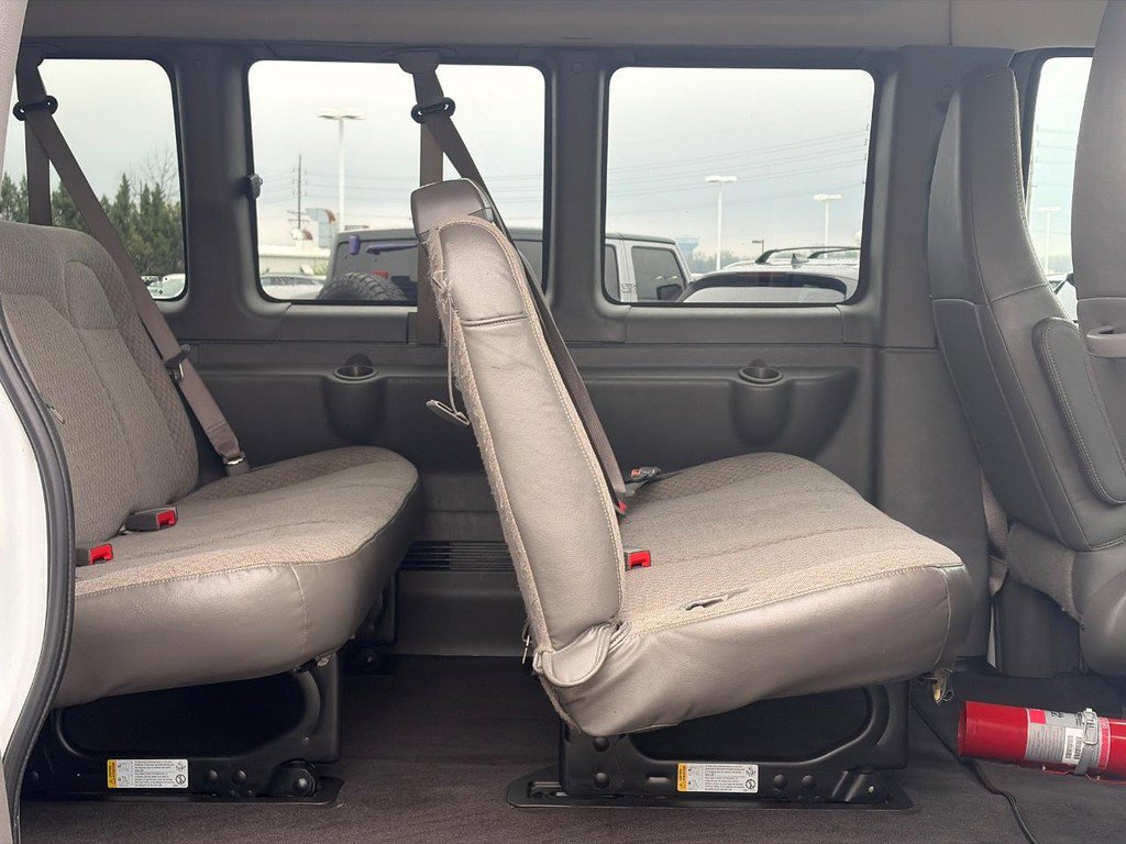 Used 2024 Chevrolet Express 3500 LT w/ LT Preferred Equipment Group RWD image 7