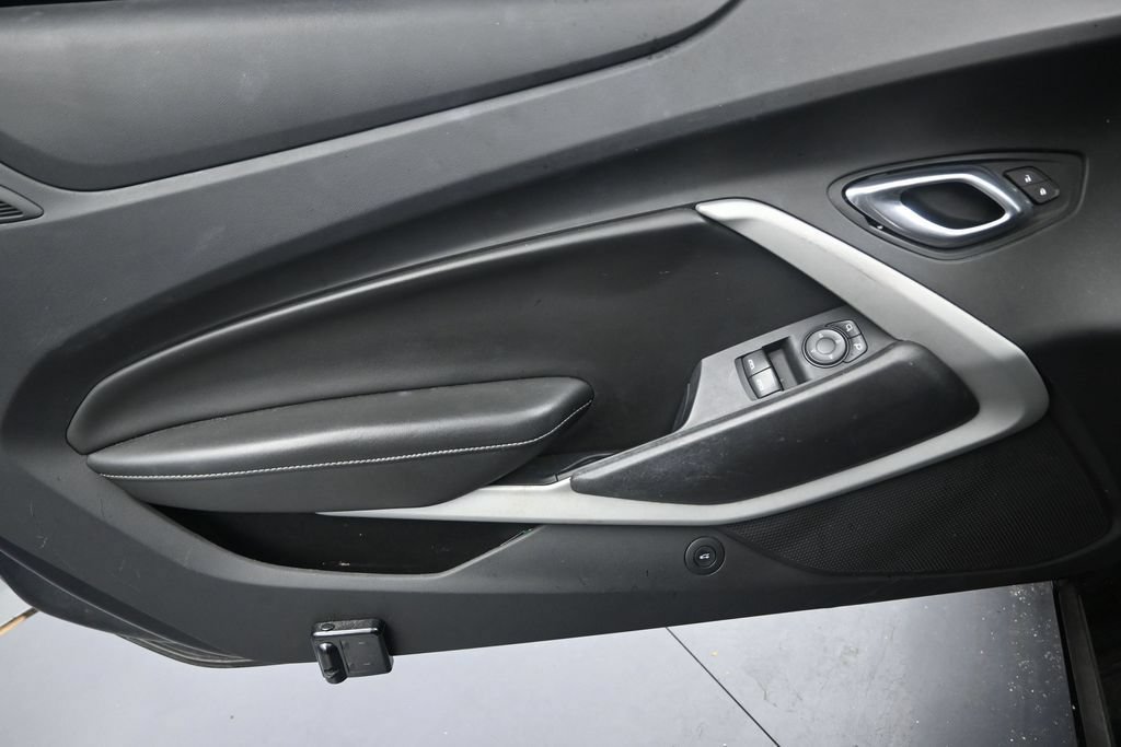 Used 2020 Chevrolet Camaro LT RWD image 11