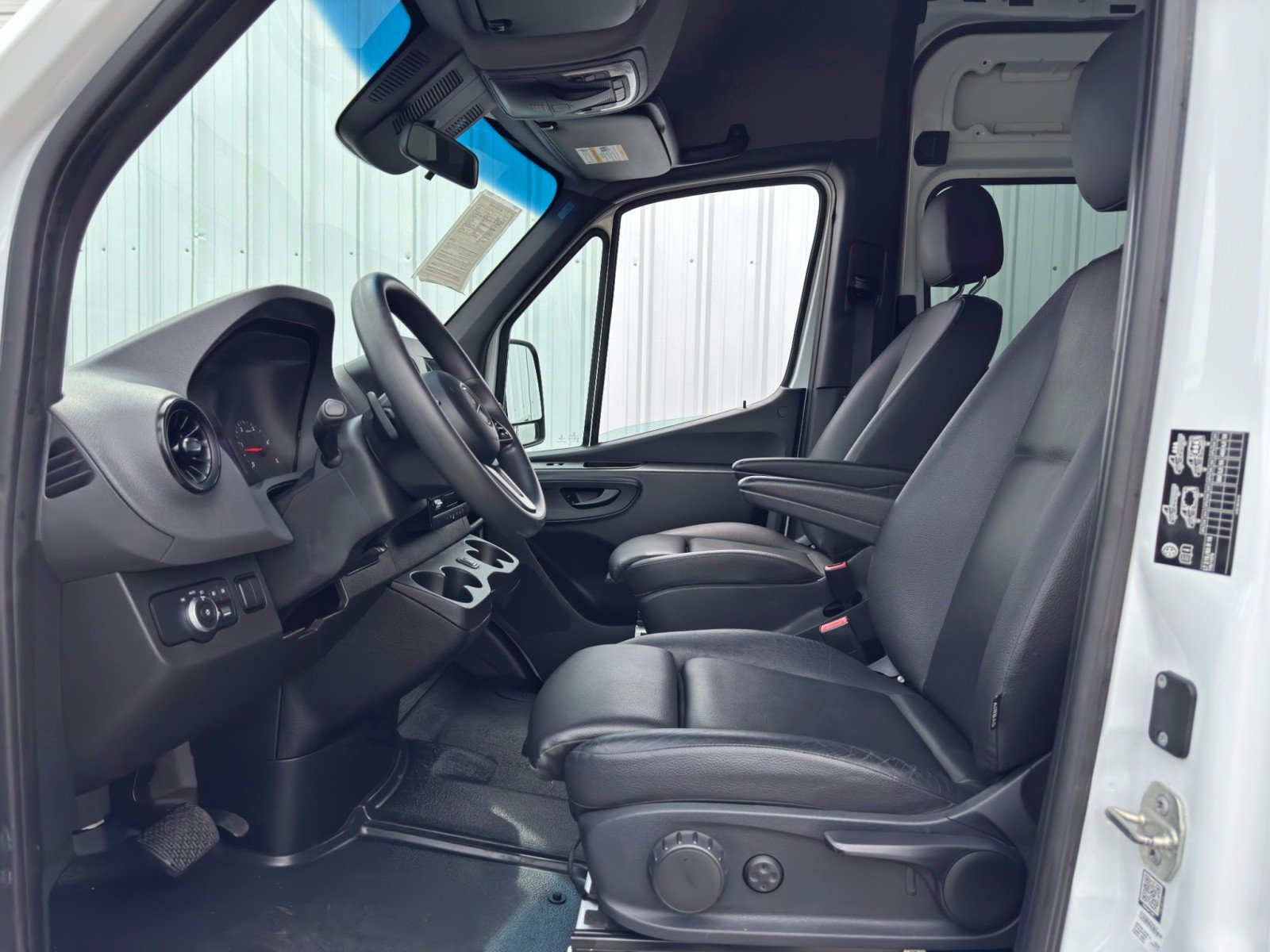 Used 2020 Mercedes-Benz Sprinter 3500 w/ Windows All Around Package image 16