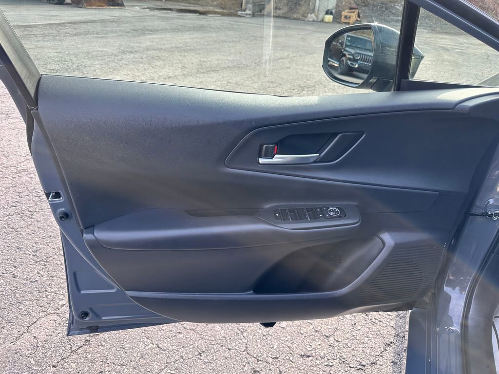 Used 2024 Toyota Prius Prime FWD image 21