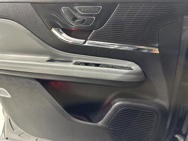 Used 2022 Lincoln Corsair Reserve w/ Sport Package image 37