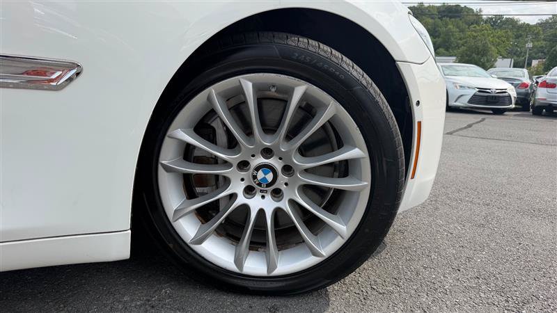 Used 2014 BMW 750Li RWD image 15