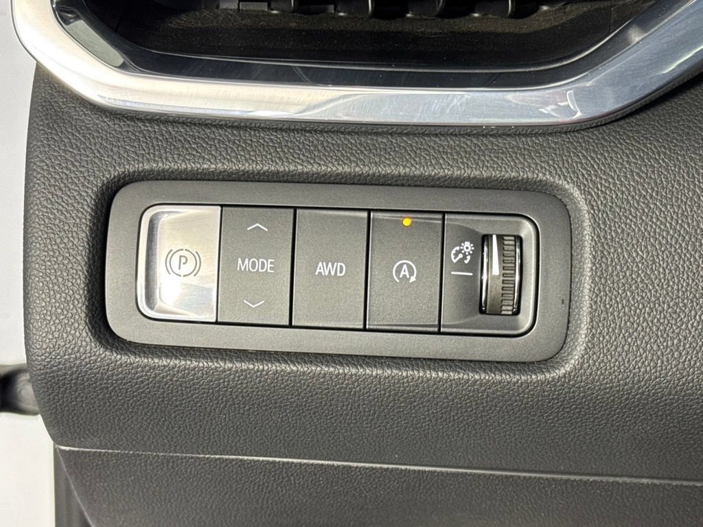 Certified 2026 GMC Acadia Elevation w/ Elevation Premium Package AWD/4WD image 22