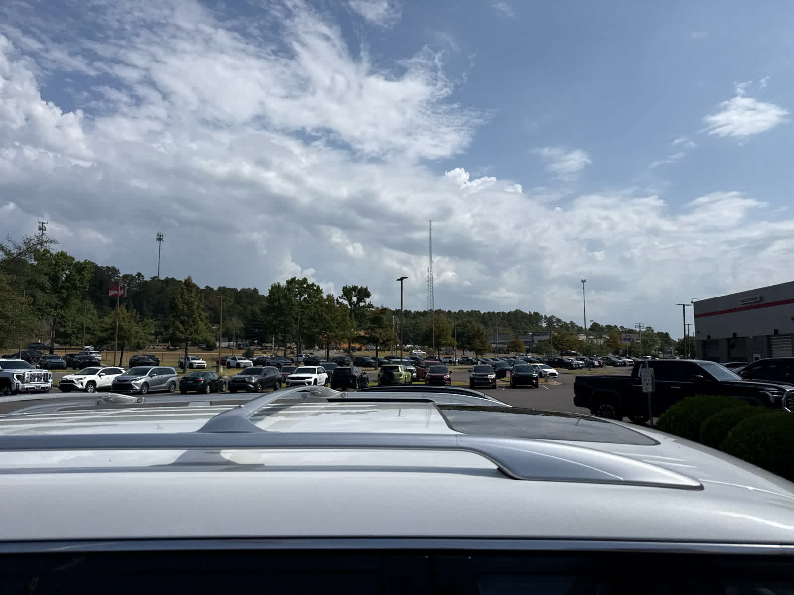 Used 2020 INFINITI QX80 Luxe w/ All-Season Package RWD image 3