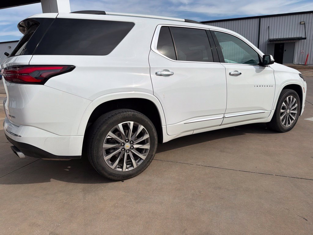 Used 2022 Chevrolet Traverse Premier w/ LPO, Floor Liner Package FWD image 3