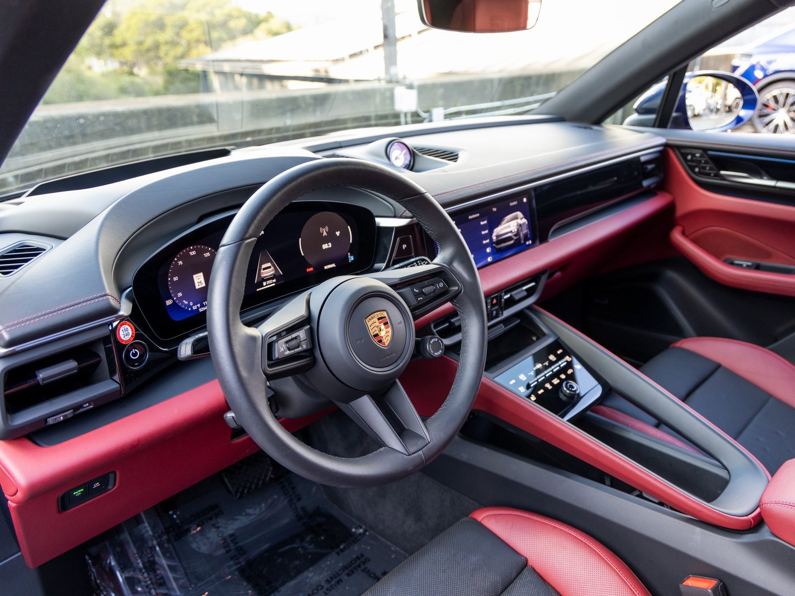 Certified 2024 Porsche Macan 4 Electric image 4