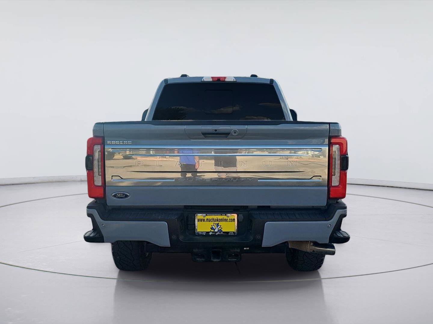 Used 2024 Ford F350 Platinum w/ FX4 Off-Road Package AWD/4WD image 4
