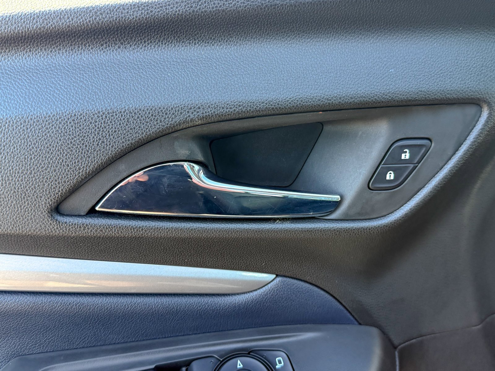 Used 2022 Chevrolet Bolt EUV Premier w/ Launch Edition image 21