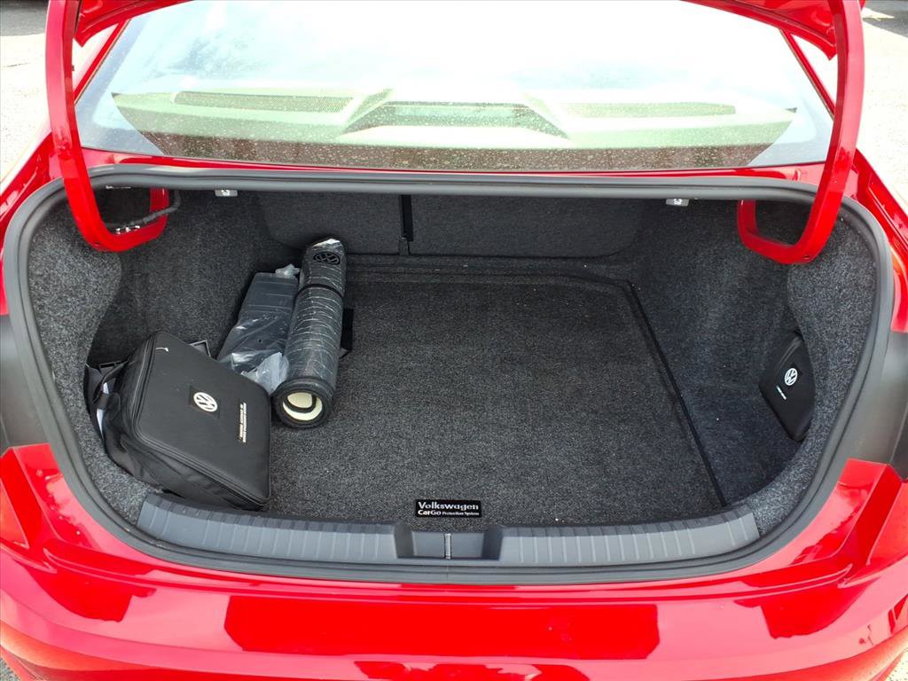 Used 2020 Volkswagen Jetta SE w/ SE Cold Weather Package image 7