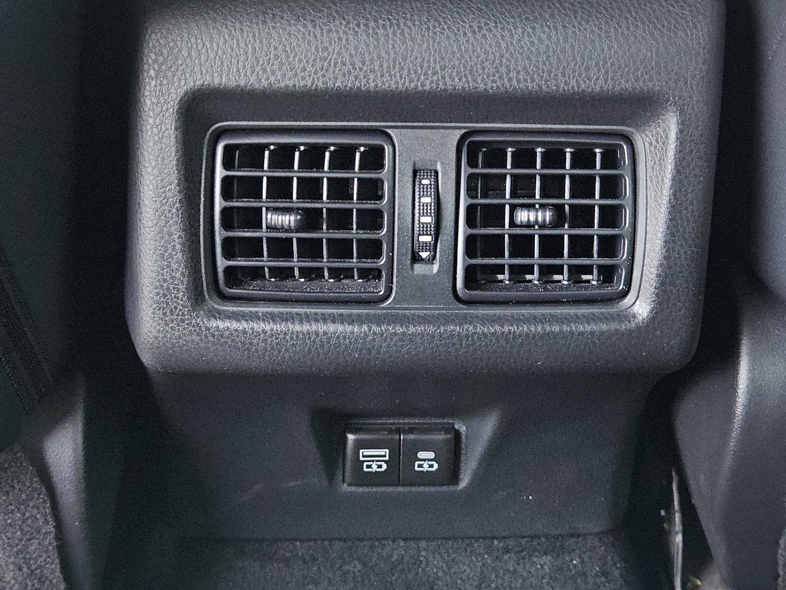 Used 2025 Toyota Camry XSE FWD image 30