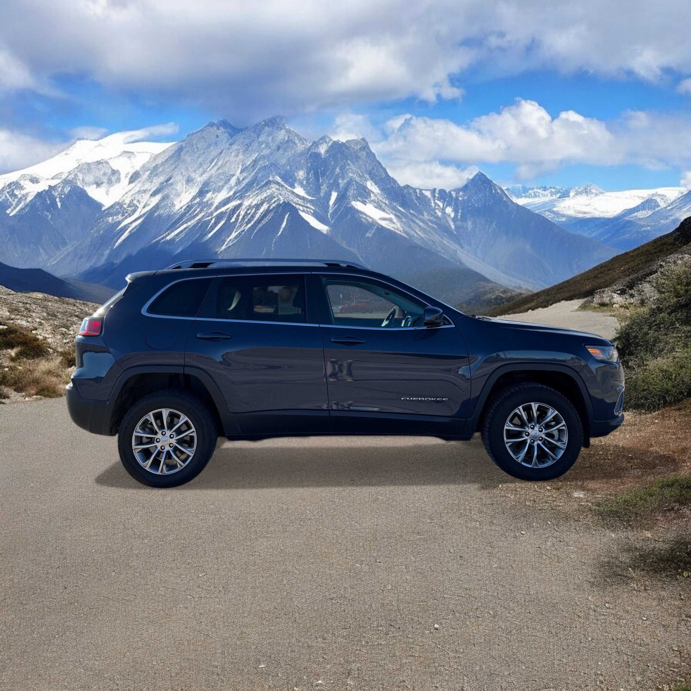 Used 2021 Jeep Cherokee Latitude Lux w/ Trailer Tow Group image 6