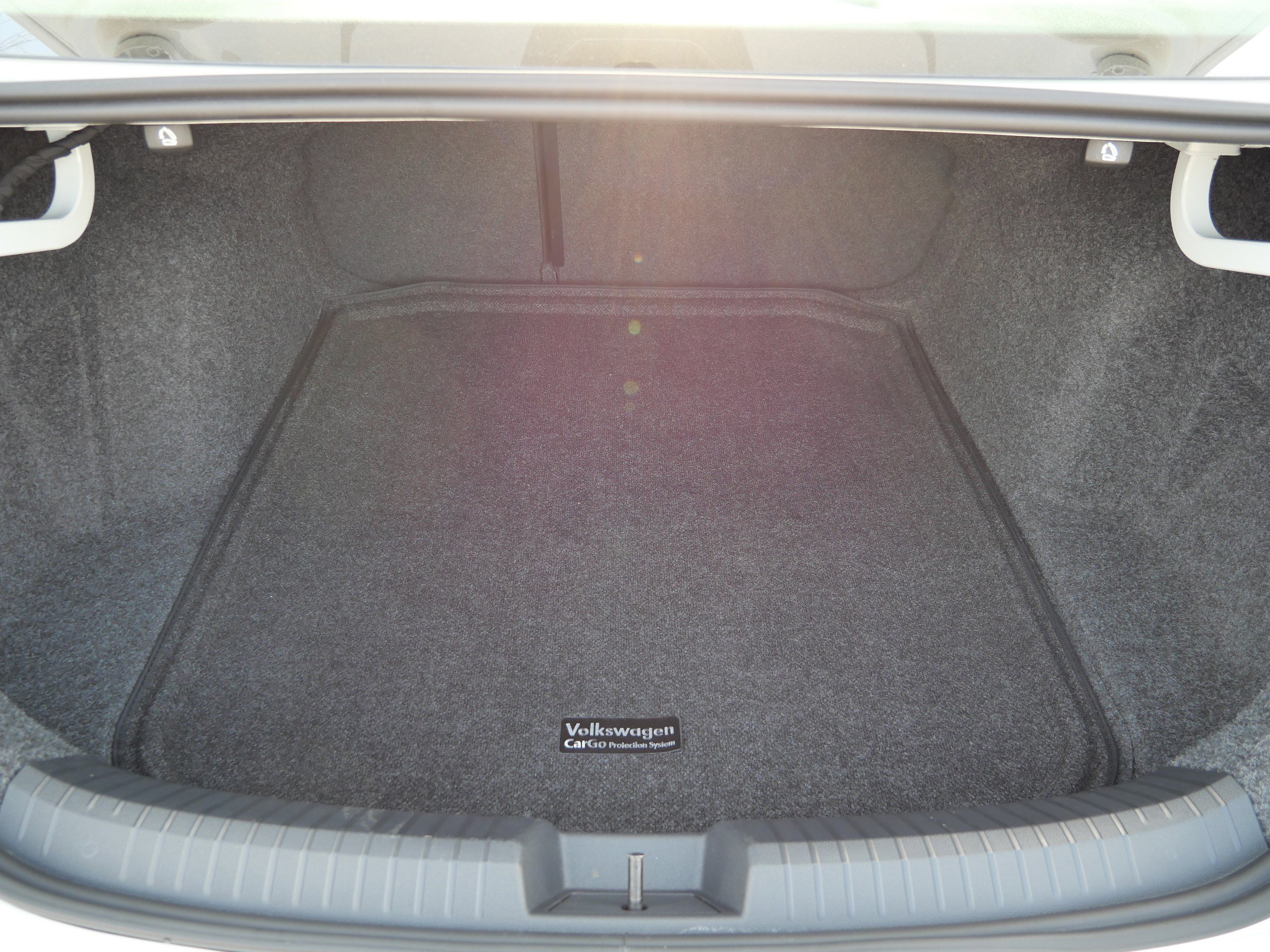 Certified 2025 Volkswagen Jetta Sport image 18