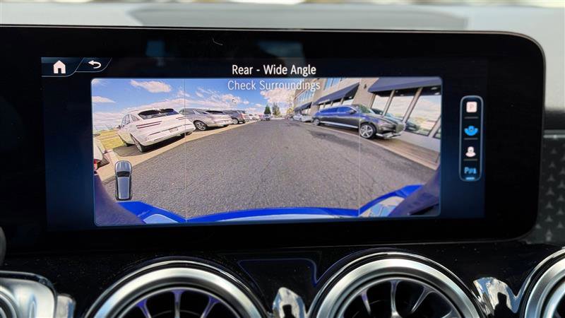 Used 2024 Mercedes-Benz GLB 250 4MATIC image 38