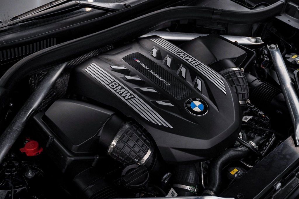 Used 2020 BMW X5 M50i w/ Executive Package image 29