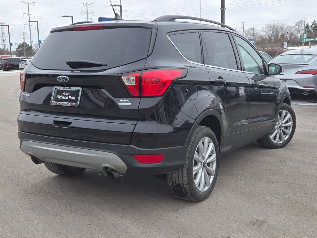 Used 2019 Ford Escape SEL image 15