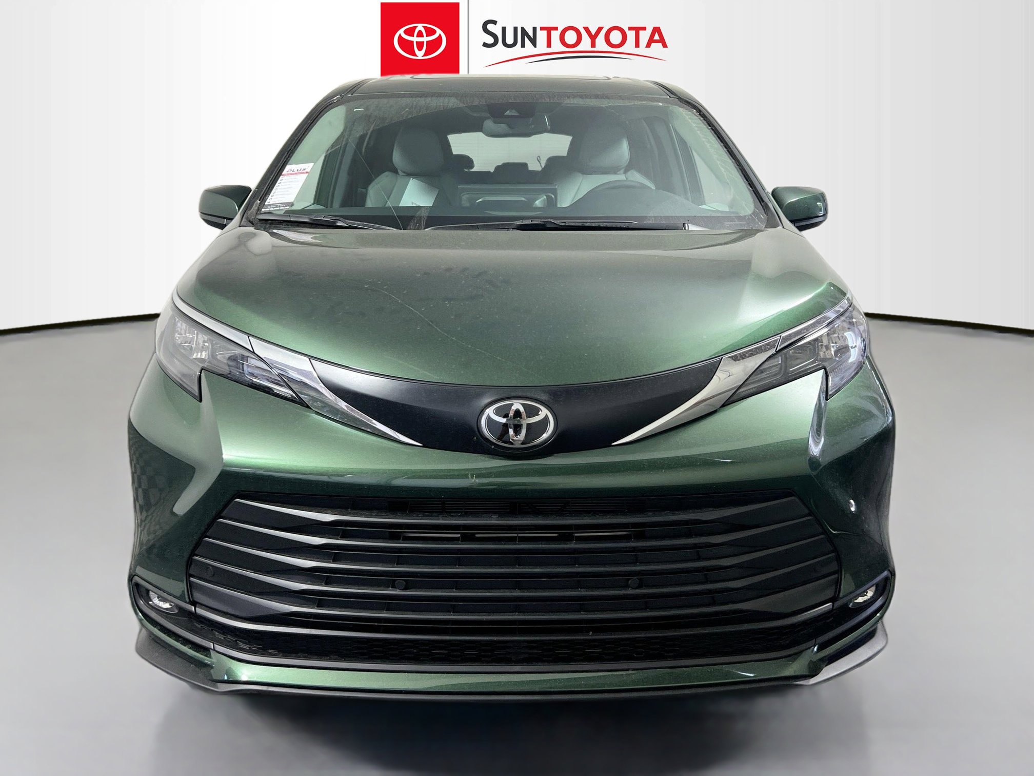 New 2026 Toyota Sienna XLE image 10