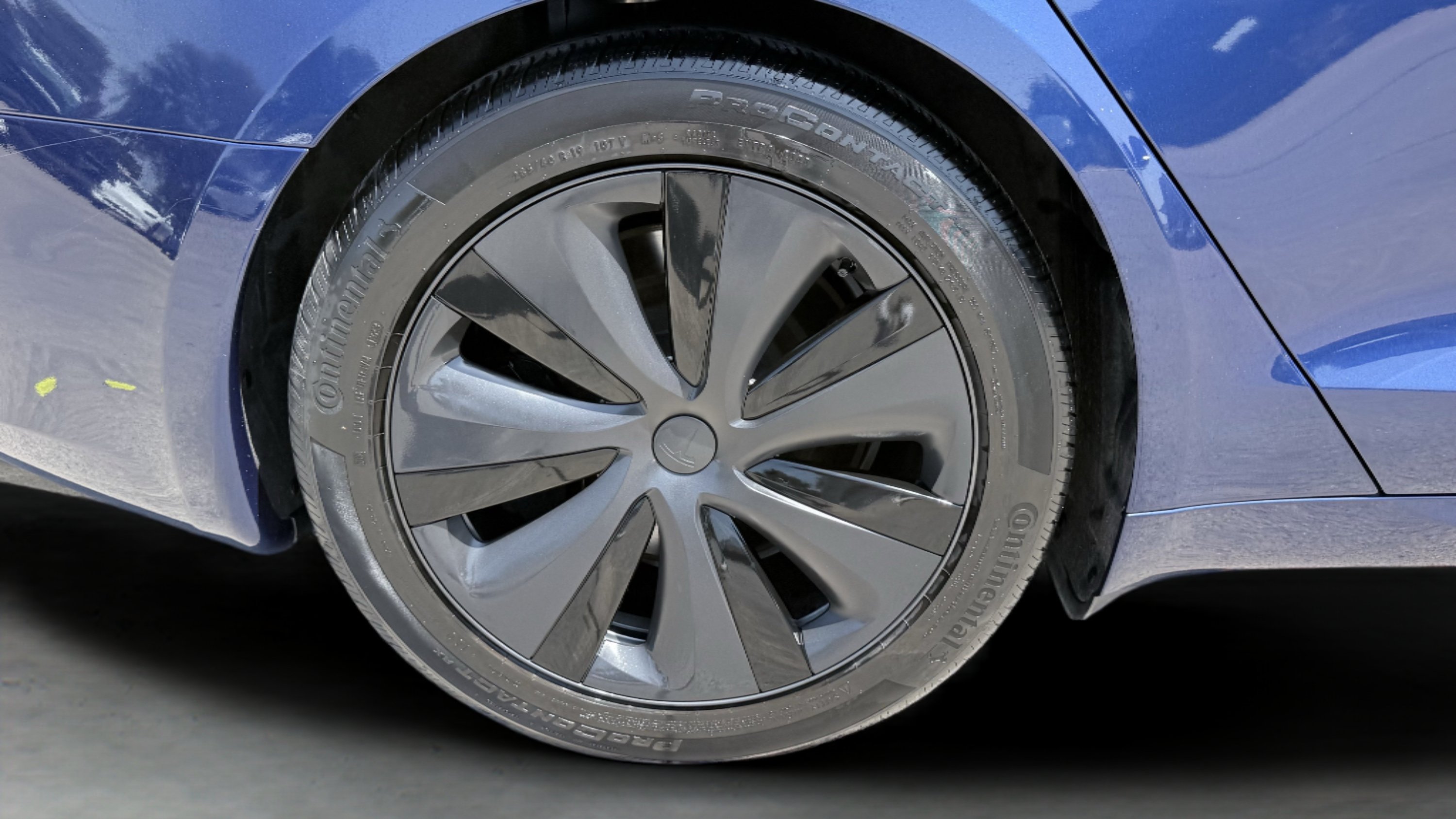 Used 2023 Tesla Model S AWD/4WD image 9