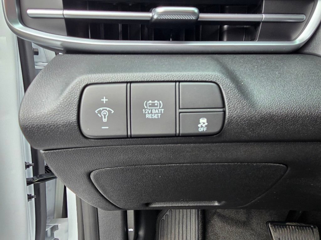 Used 2026 Hyundai Elantra Hybrid FWD image 19
