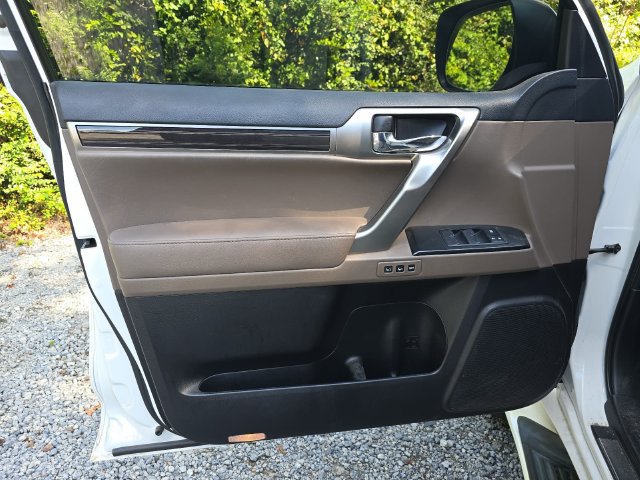 Used 2022 Lexus GX 460 Premium w/ Premium Package AWD/4WD image 21