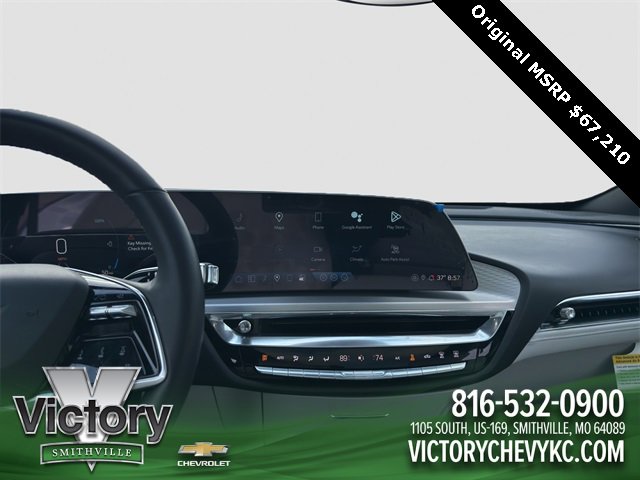 Used 2024 Cadillac Lyriq Luxury w/ LPO, Floor Liner Package image 15