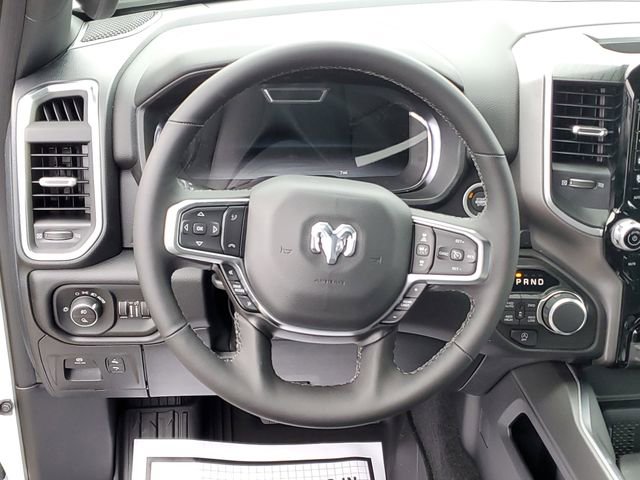 New 2026 RAM 1500 4x4 Crew Cab image 7