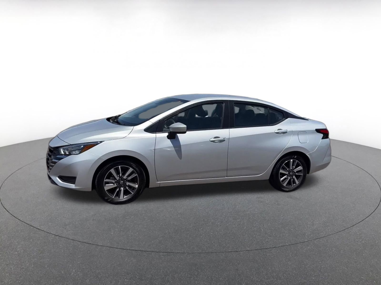Used 2025 Nissan Versa SV FWD image 9