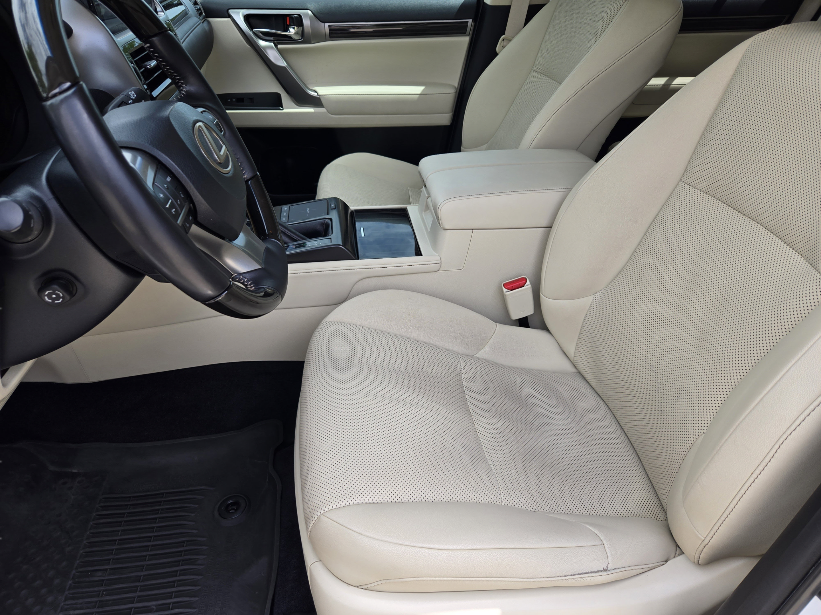 Used 2022 Lexus GX 460 Premium w/ Premium Package AWD/4WD image 9
