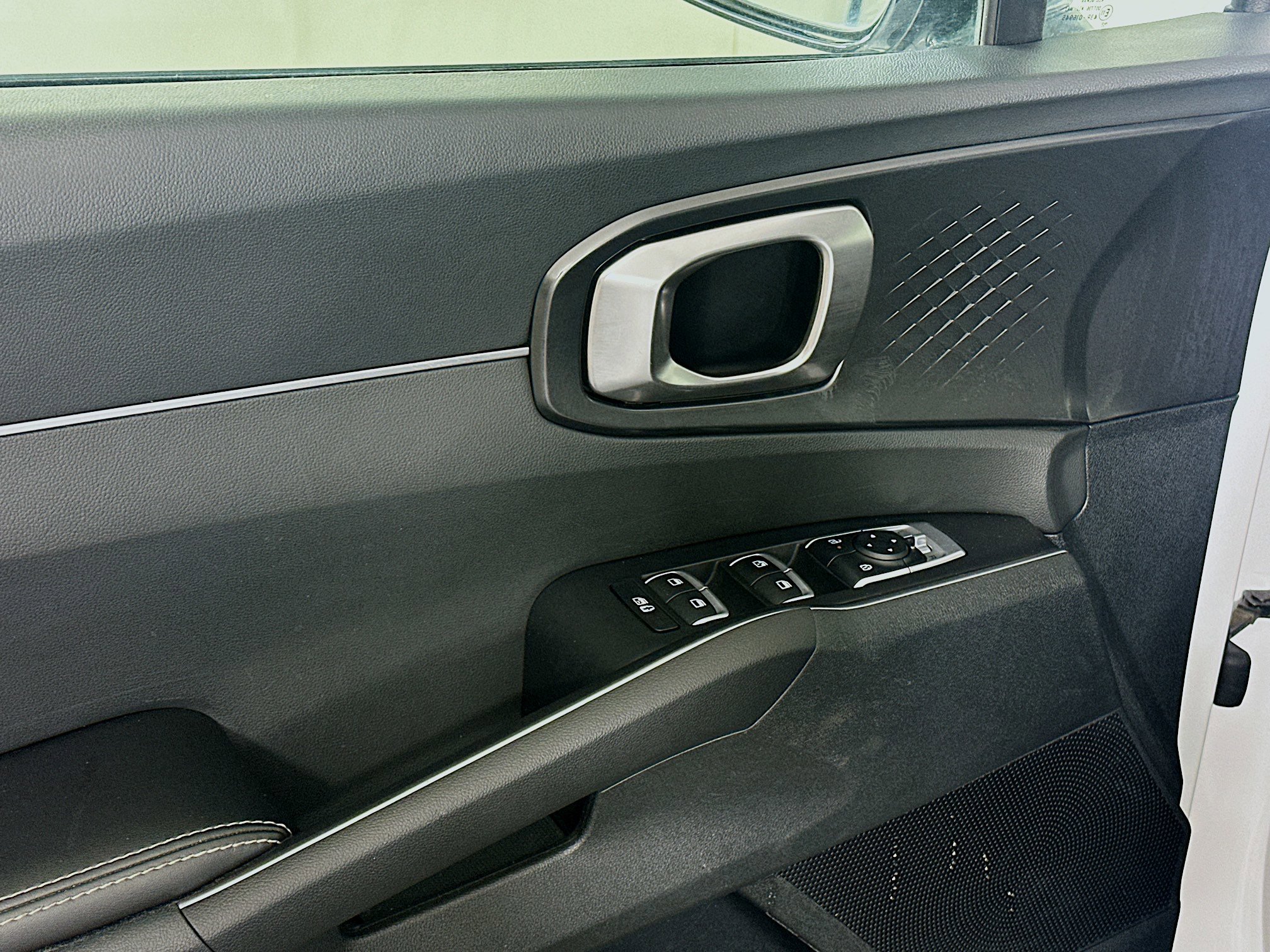 Used 2024 Kia Sorento S image 15