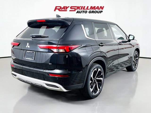 Used 2024 Mitsubishi Outlander SE image 7