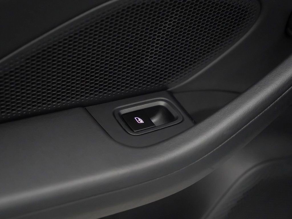 Certified 2025 Porsche Macan 4S Electric image 17